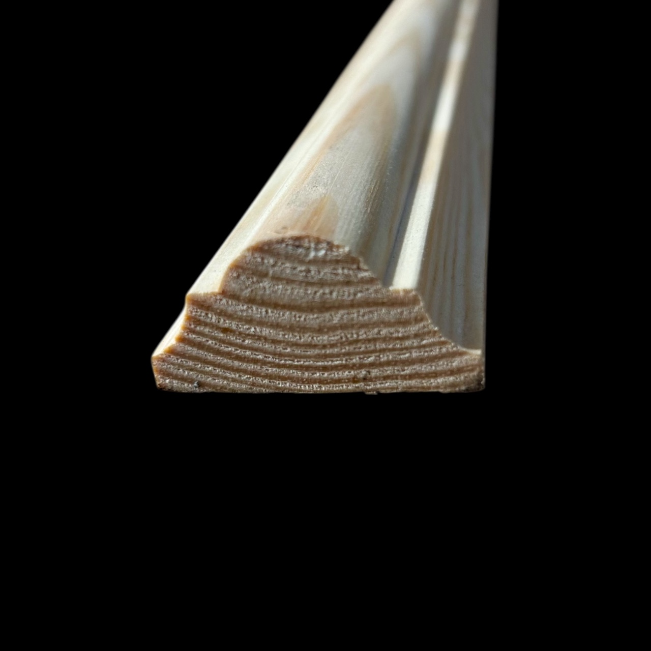 Astragal L